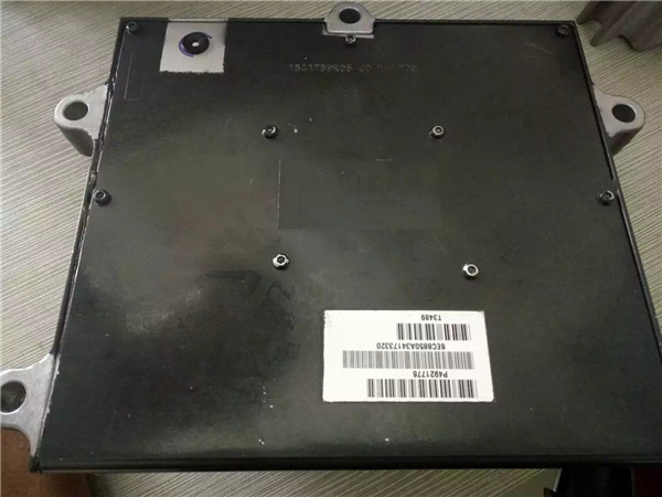 PC200-8发动机控制器